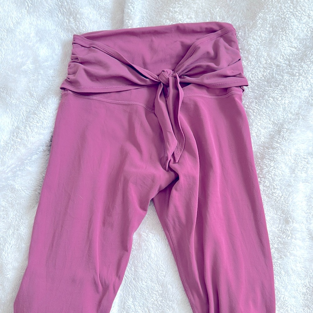Lululemon Moss Rose Align leggings size 6